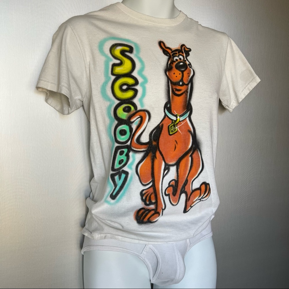 Airbrush style Scooby T-shirt